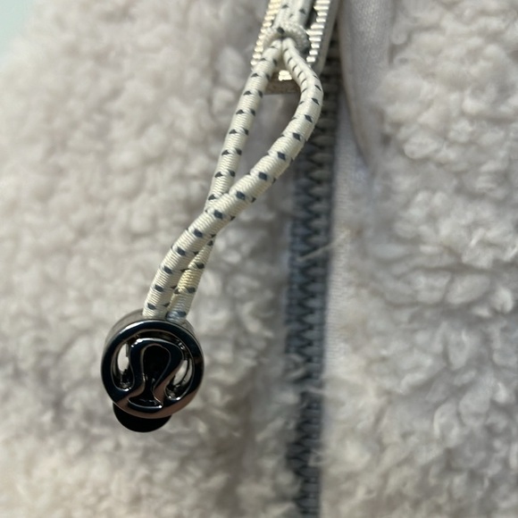 Lululemon faux sherpa crop half zip sweater - Picture 3 of 8
